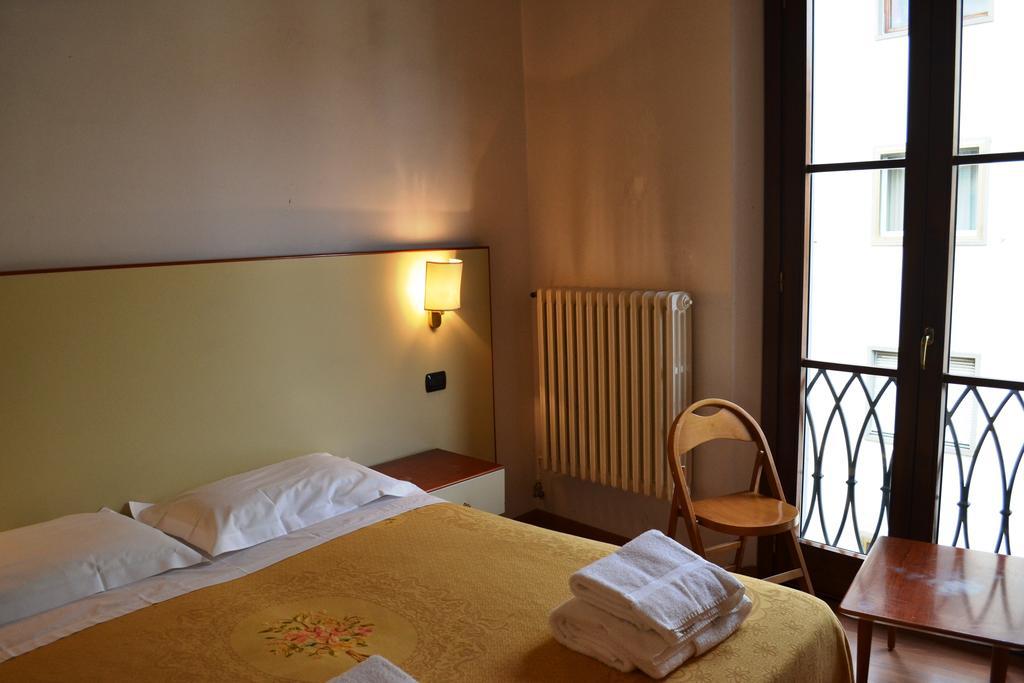 Hotel Casa Del Lago Florenz Zimmer foto